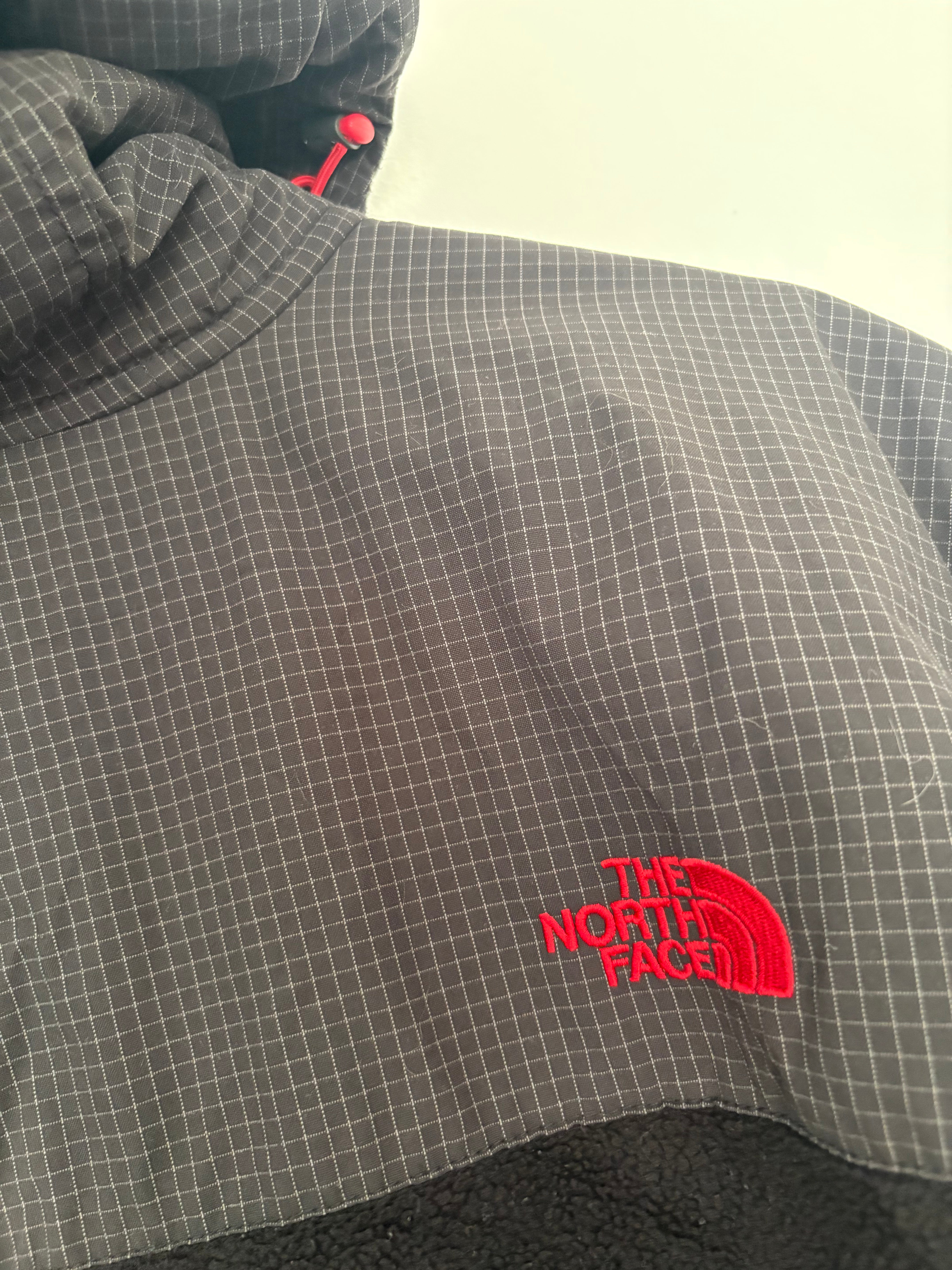 The North Face Hooded Technical Fleece Jacket – Black / Red – Men’s Large
