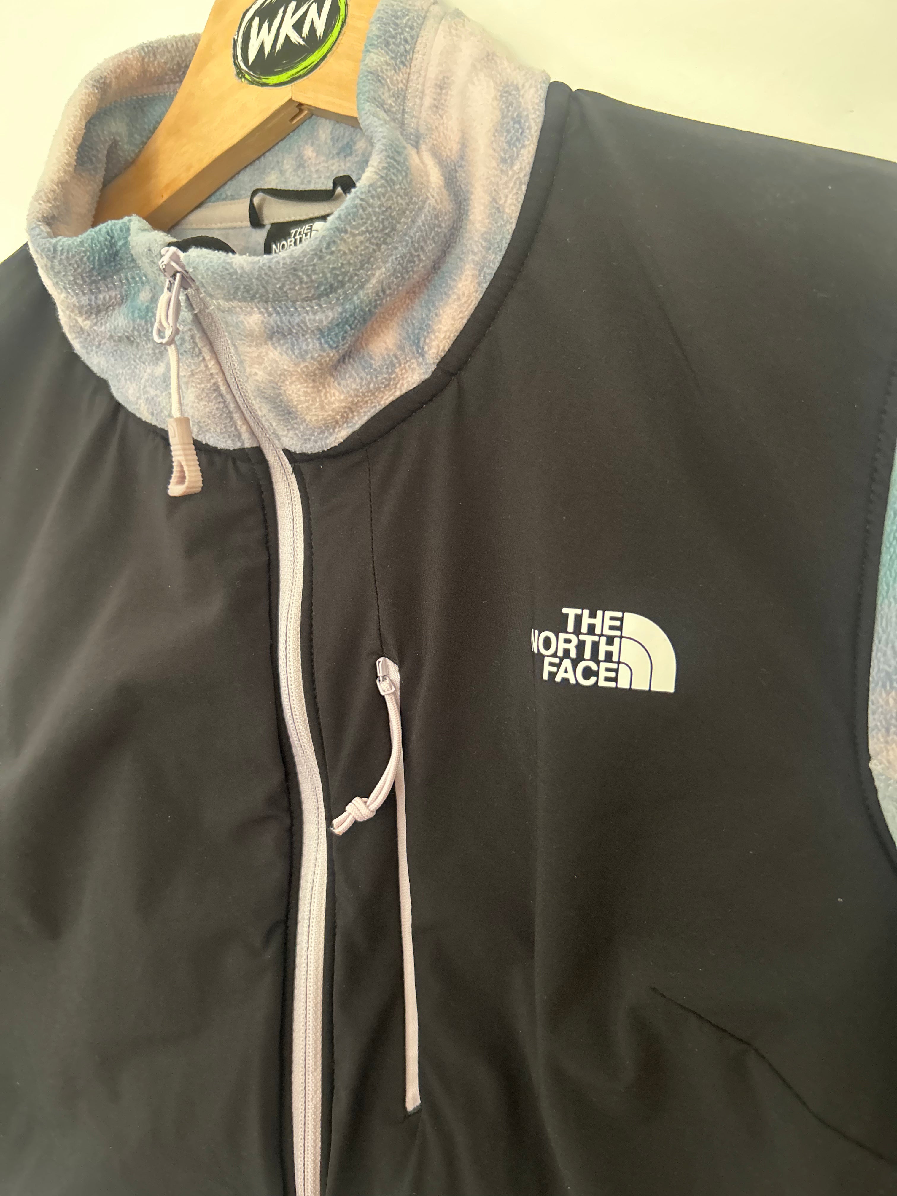 THE NORTH FACE WOMEN’S TECH FLEECE – TIE DYE / BLACK-M