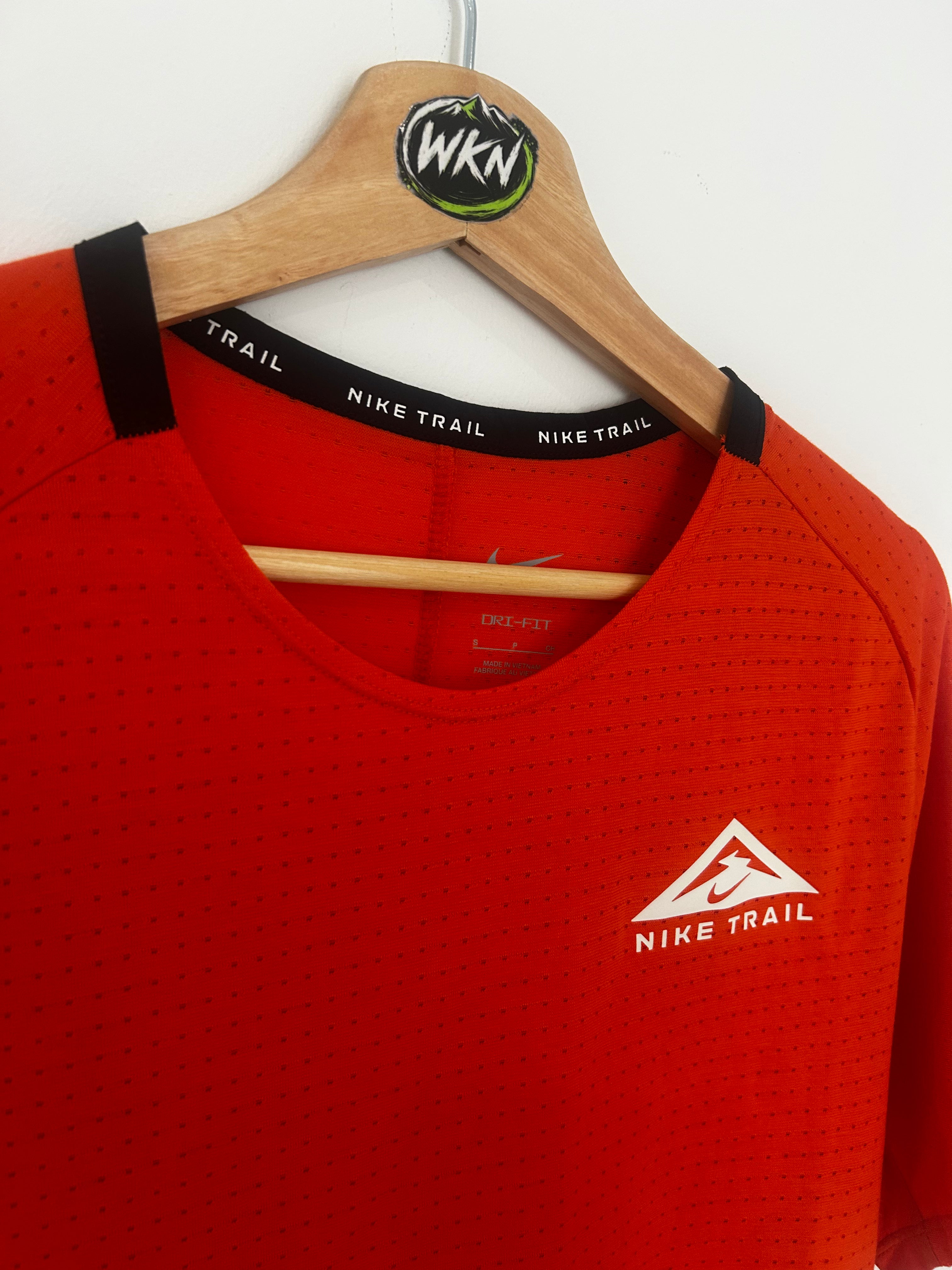 Nike Trail Dri-FIT Running T-Shirt – orange – Small