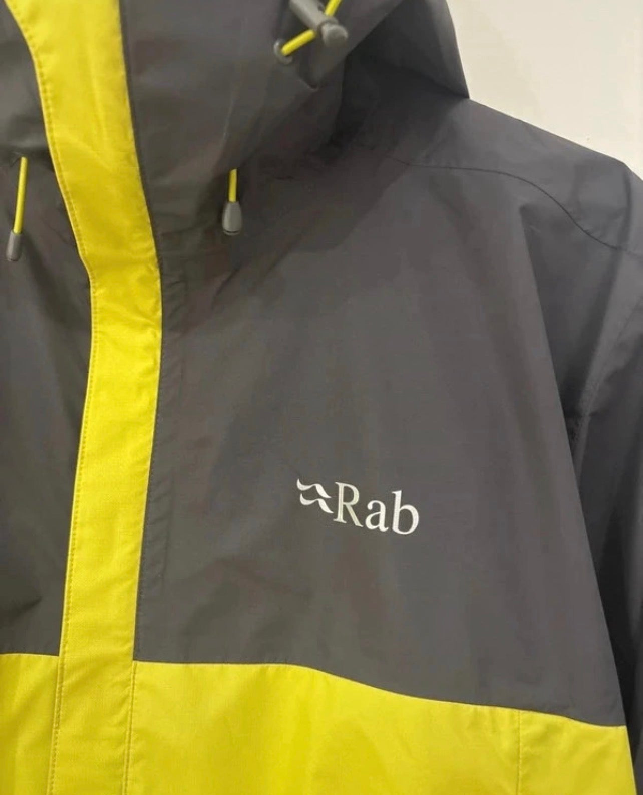 Rab Downpour Eco Waterproof Jacket – Grey / Lime Green – Size Medium