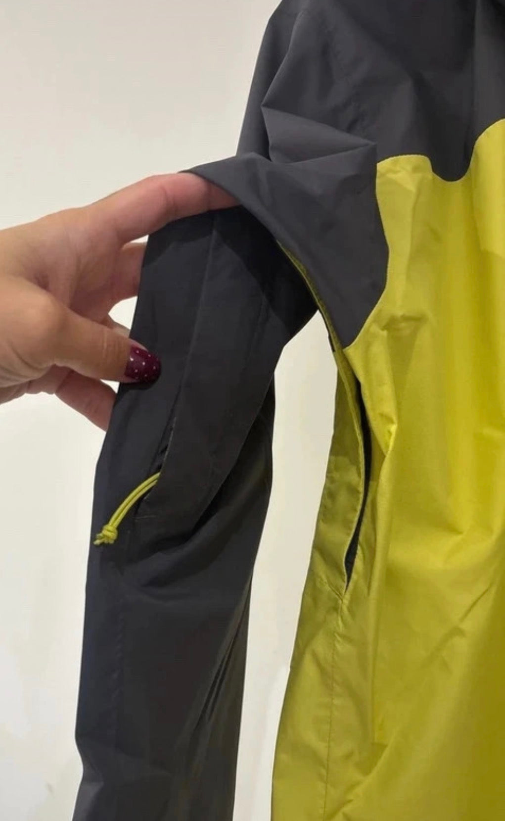 Rab Downpour Eco Waterproof Jacket – Grey / Lime Green – Size Medium