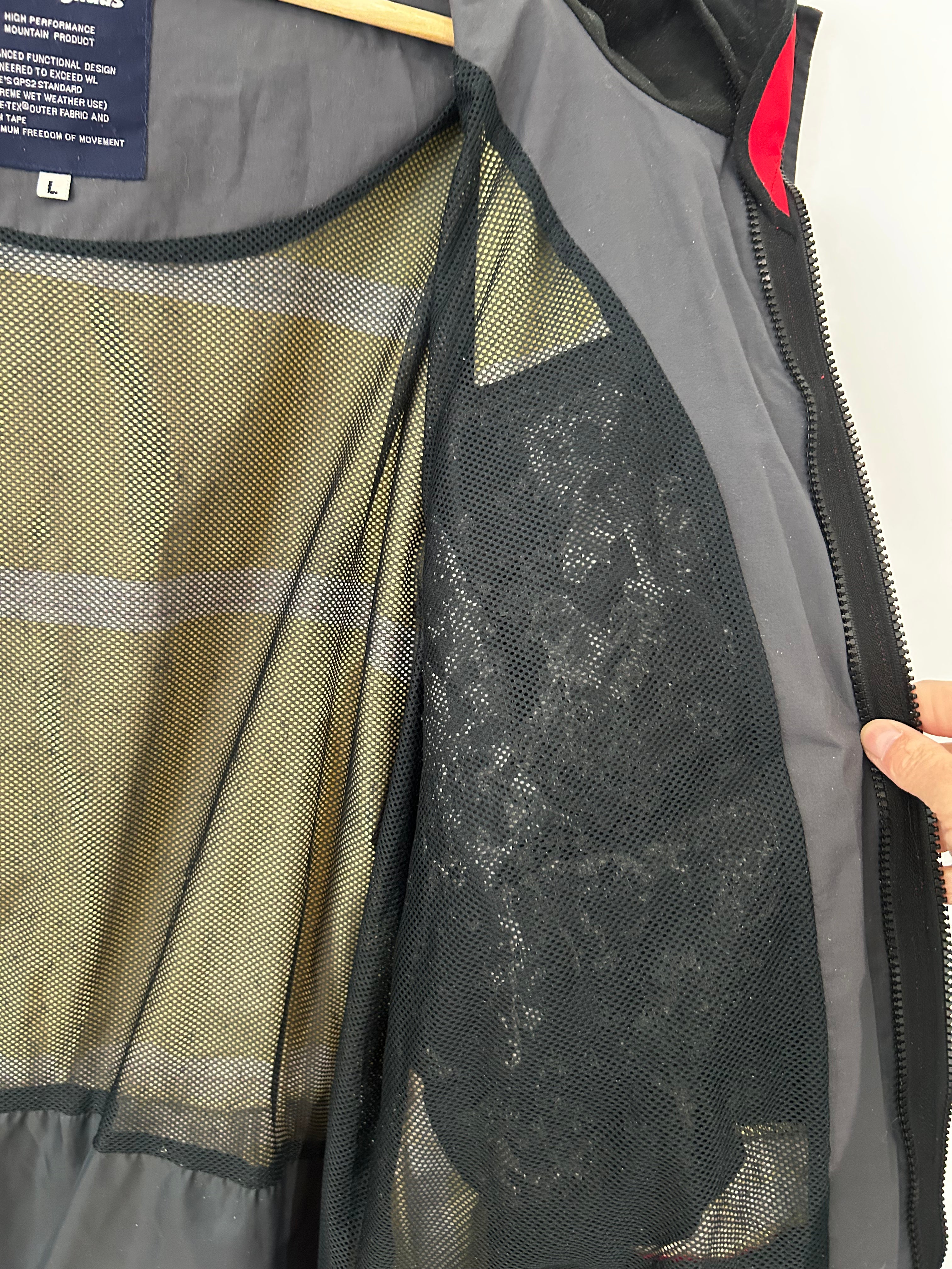 Vintage Berghaus Gore-Tex Mountain Jacket – Red / Black-L